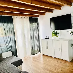 https://dakotas-house.in-canary-islands.com